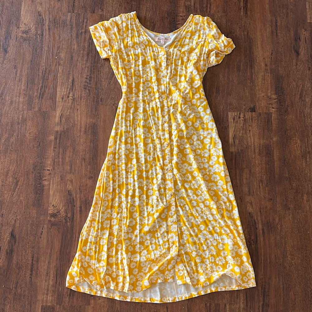 Magnolia Skye// yellow button front floral dress